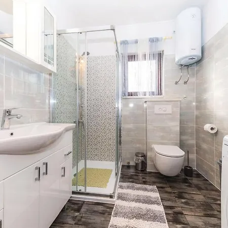 Vila Mediterranean Stylish With Pool In Kastel Stari - Six Bedroom With Pool Kastela